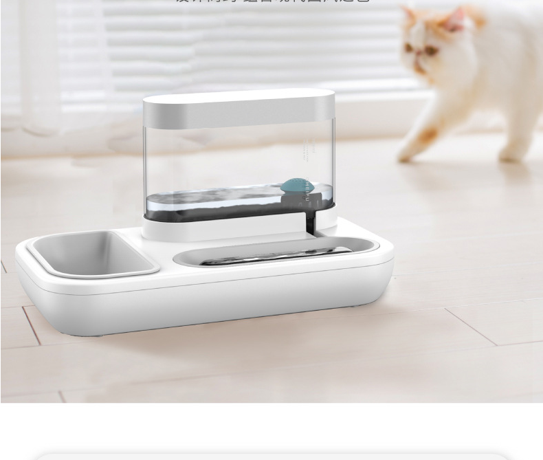 Cat eating from SmartKit automatic food bowl